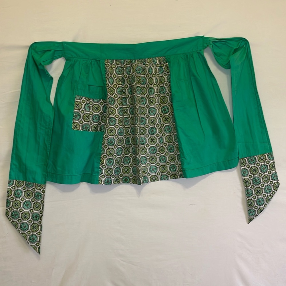 VINTAGE Green Apron with Side Pocket